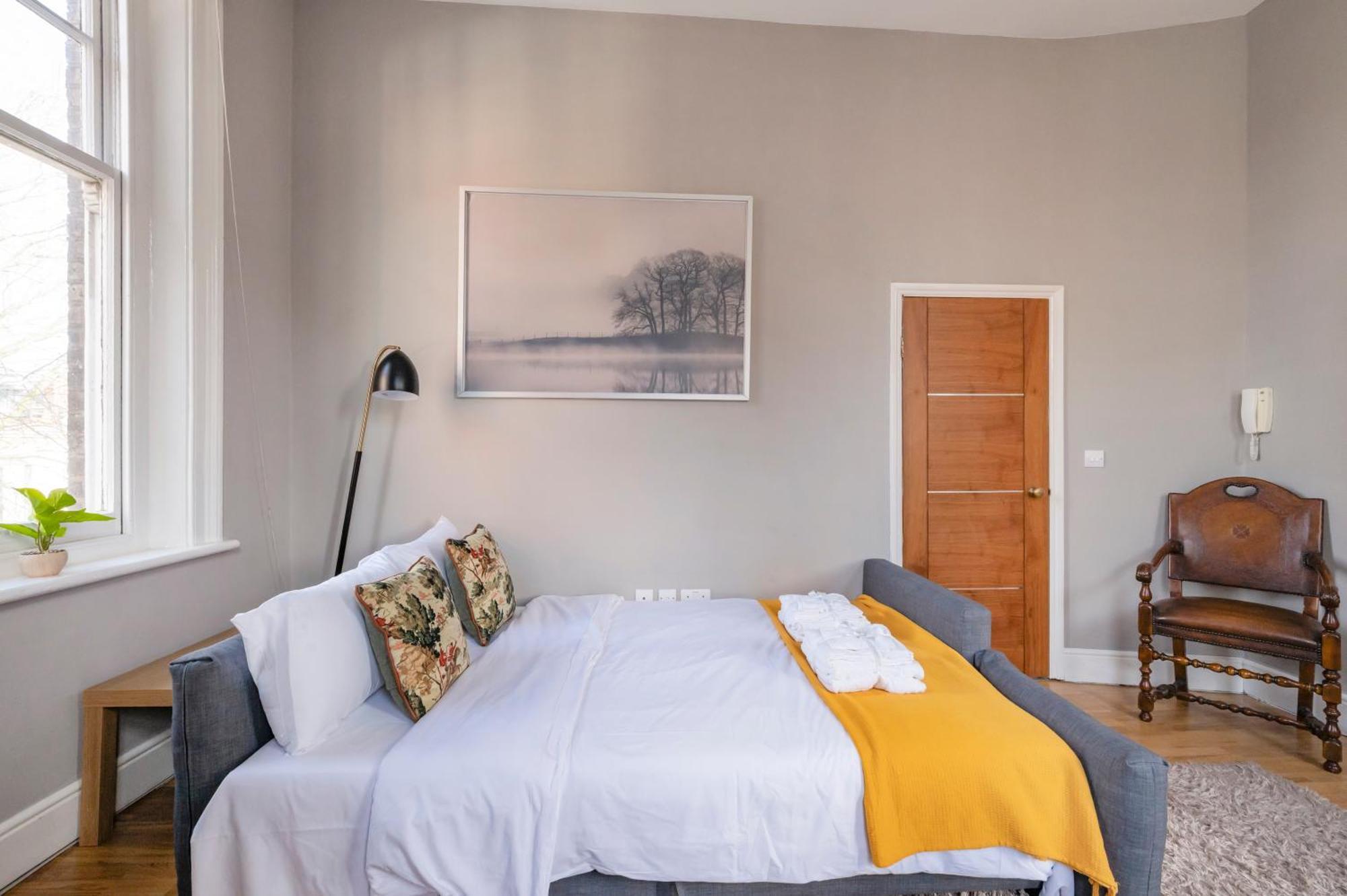 Sunny Corner Apartment In Center Of London Eksteriør billede