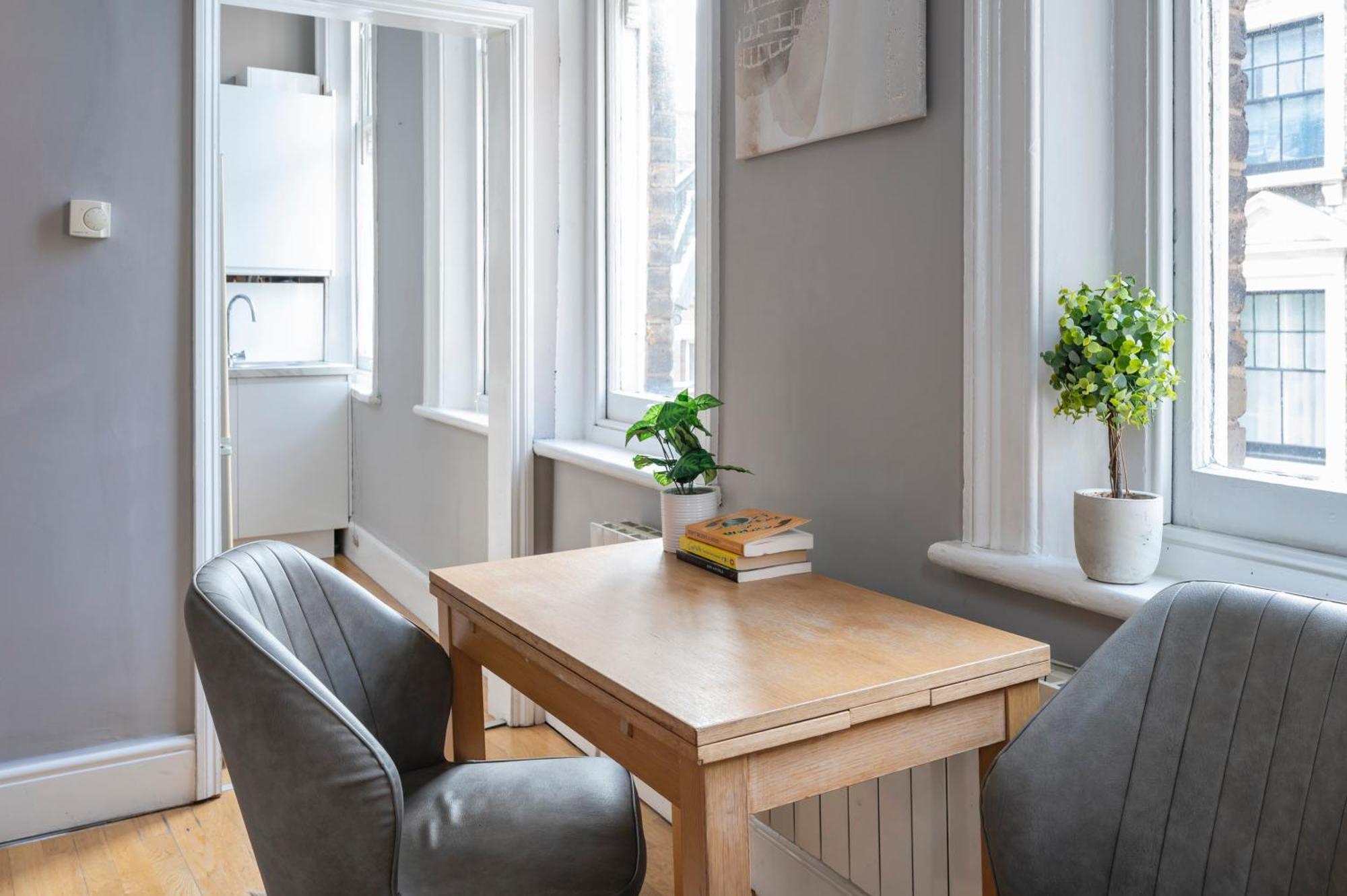 Sunny Corner Apartment In Center Of London Eksteriør billede